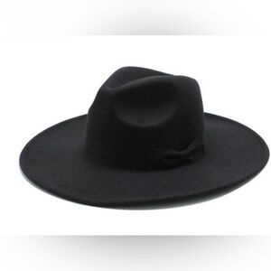 Black felt Panama hat